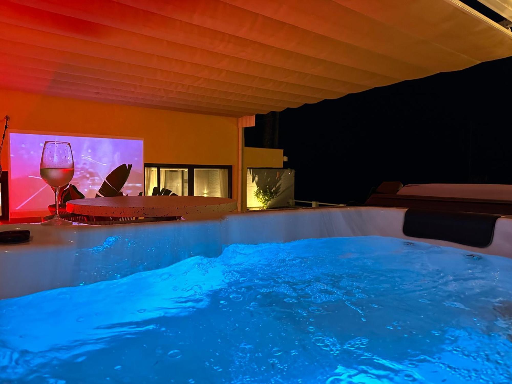 Private 250Sqm Garden Duplex, Jacuzzi, Cinema, Sea View Escape Apartment Torremolinos Luaran gambar